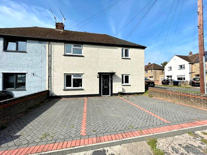 6 Bedroom Semi-Detached House To Rent In Park Road, Witney, OX28
