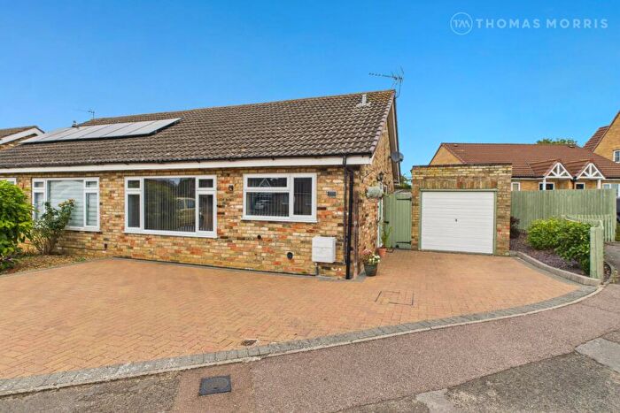 2 Bedroom Bungalow For Sale In Hermitage Road, Earith, Huntingdon, Cambridgeshire, PE28