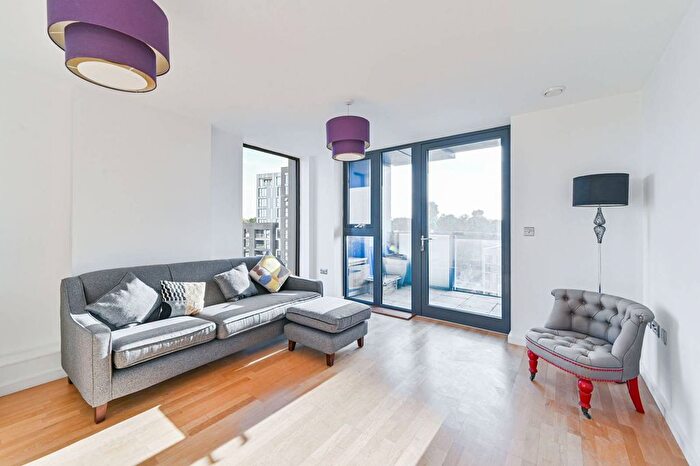 2 Bedroom Flat For Sale In Parkside Avenue, Greenwich, London, SE10