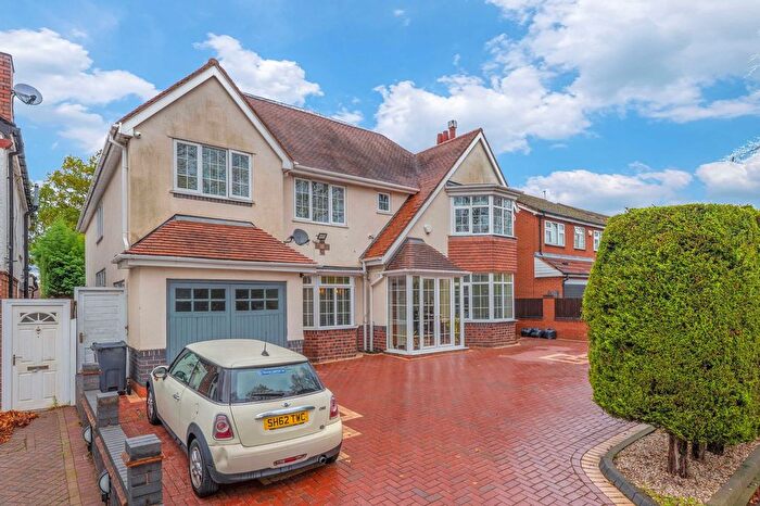 6 Bedroom Detached House For Sale In Green Road, Hall Green, Birmingham, B28