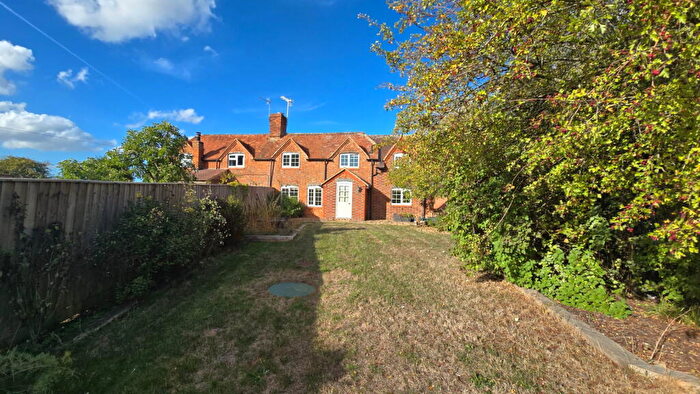2 Bedroom Semi Detached House For Sale In Queensborough Cottages, Wallingford Road, Compton, Newbury, RG20