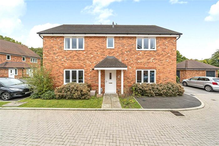 2 Bedroom Maisonette For Sale In Bourne Close, West End, Woking, Surrey, GU24