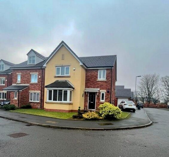 4 Bedroom Detached House To Rent In Bloomsbury Crescent, Bolton, BL1