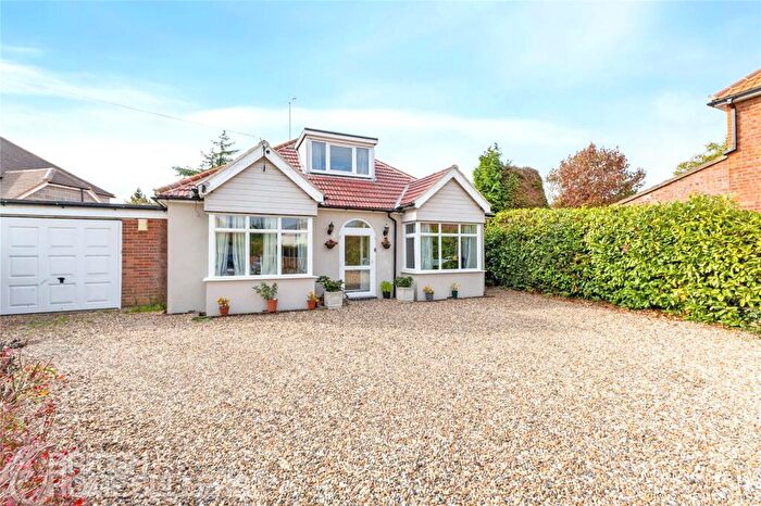 6 Bedroom Detached House For Sale In Church End Lane, Tilehurst, Reading, Berkshire, RG30