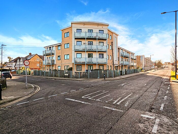 2 Bedroom Flat To Rent In Imperial Drive, Harrow, HA2