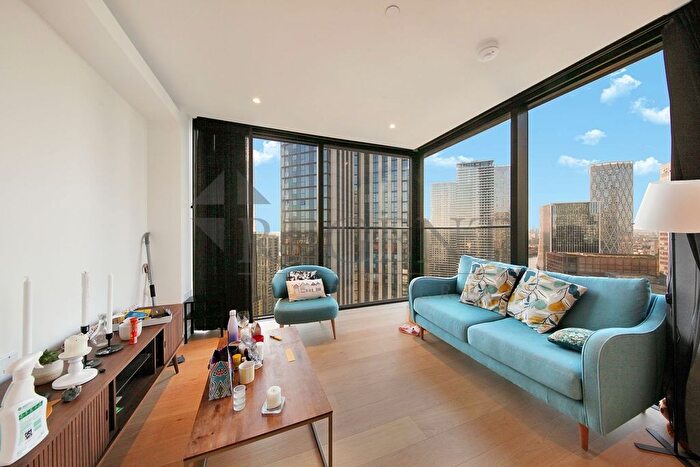 2 Bedroom Flat To Rent In Hampton Tower, Marsh Wall, E14