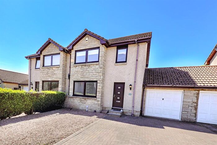 3 Bedroom Semi Detached House For Sale In Almondbank, Glenrothes, KY7