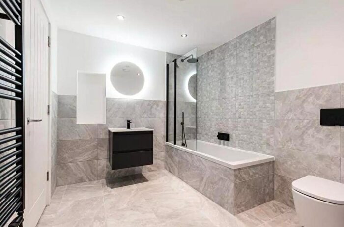 2 Bedroom Apartment For Sale In Plot Hoyle Court, Sheffield, S3