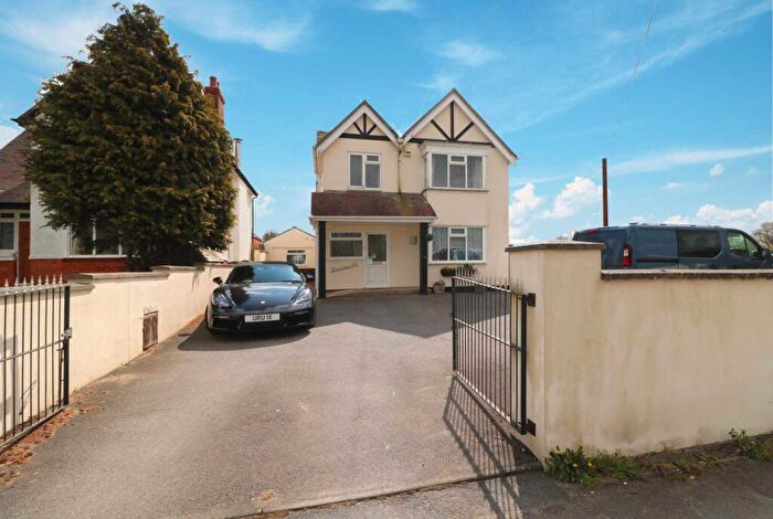 3 Bedroom Apartment To Rent In New Road, Ferndown, BH22