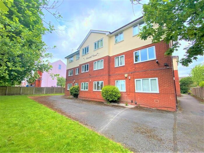 2 Bedroom Flat To Rent In Kendal Court, New Lane, Eccles, M30