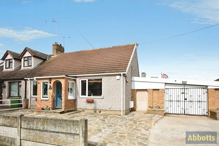 4 Bedroom Bungalow For Sale In Bruce Grove, Wickford, Essex, SS11