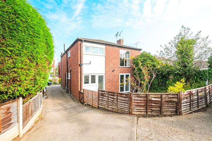 2 Bedroom Flat To Rent In Palmerston Court, Palmerston Road, Buckhurst Hill, IG9