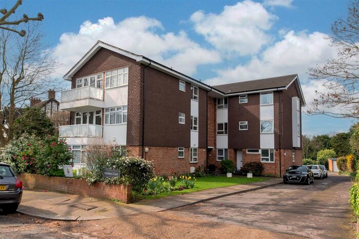 3 Bedroom Flat To Rent In Salisbury Avenue, London, N3