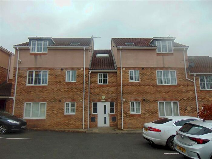 2 Bedroom Flat To Rent In Hawthorn Close, Benwell, Newcastle Upon Tyne NE15