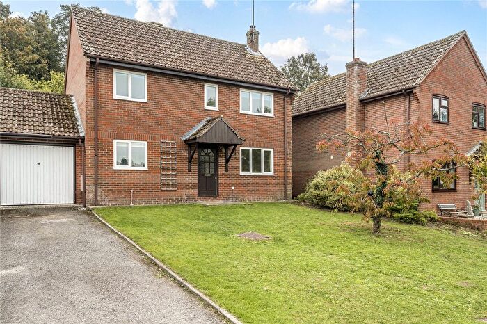 4 Bedroom Link Detached House For Sale In West Farm Close, Collingbourne Ducis, Marlborough, Wiltshire, SN8