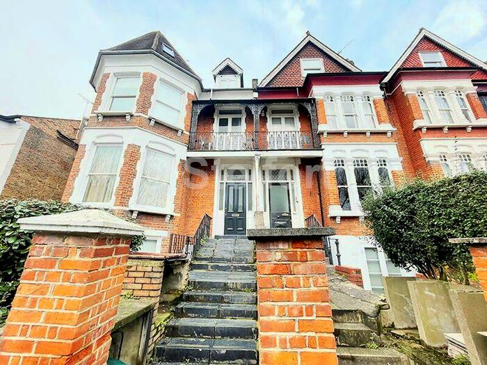 2 Bedroom Flat To Rent In Mount View Road, London, N4