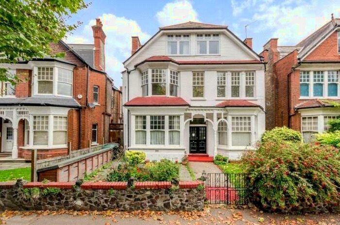 2 Bedroom Apartment To Rent In Princes Avenue, Muswell Hill, London, N10