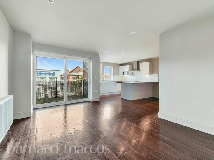 2 Bedroom Flat To Rent In Burlington Road, New Malden, KT3