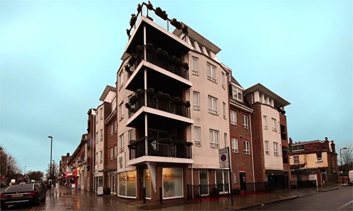 2 Bedroom Flat To Rent In Uxbridge Road, London, W5