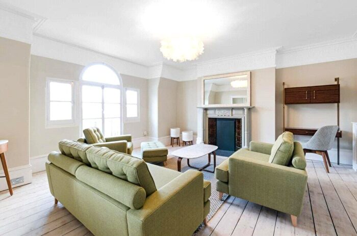 4 Bedroom Apartment To Rent In Burgess Park Mansions, Fortune Green Road, London, NW6