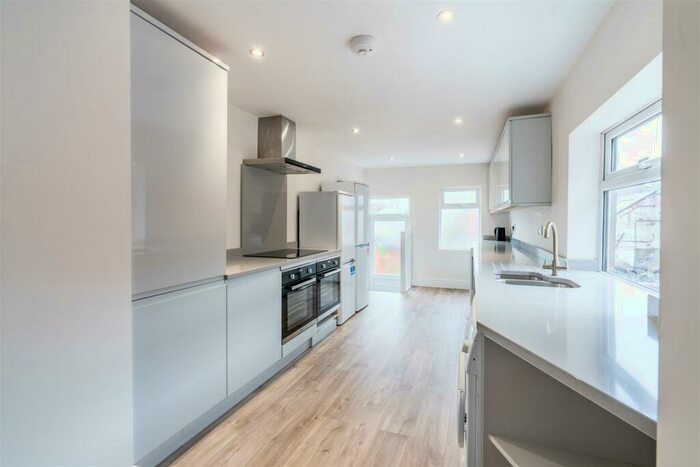 6 Bedroom Maisonette To Rent In £pppw - Fern Avenue, Jesmond, NE2