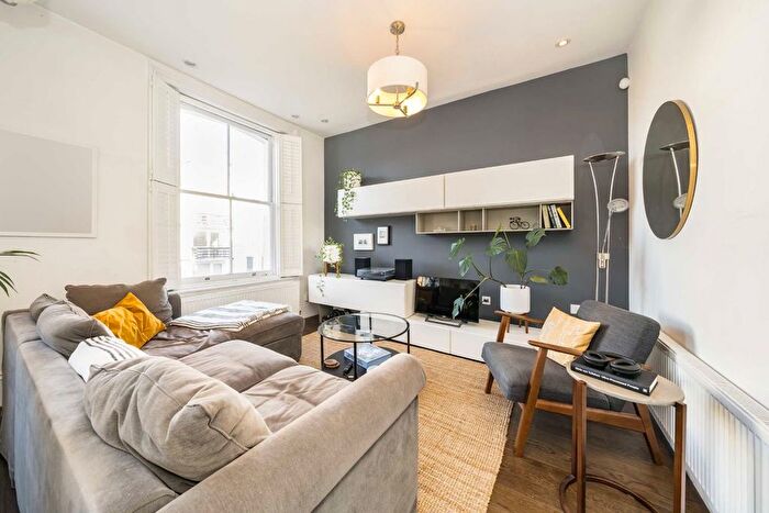 2 Bedroom Flat To Rent In Powis Square, Notting Hill, W11