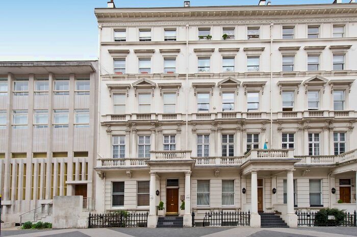 2 Bedroom Flat To Rent In Princes Gate, South Kensington, Hyde Park, London, SW7