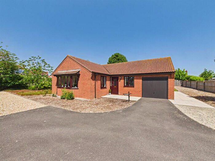 3 Bedroom Detached Bungalow For Sale In Sea Dyke Way, Marshchapel, Grimsby, DN36