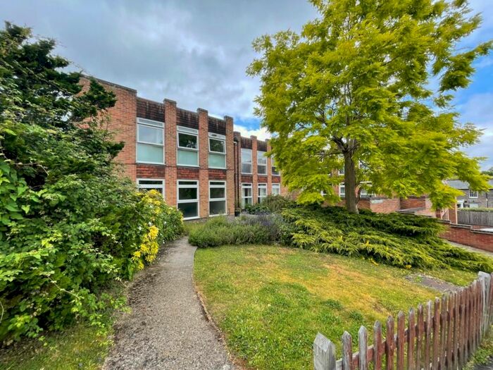 2 Bedroom Apartment To Rent In King John Court, Kingsclere, Newbury, RG20