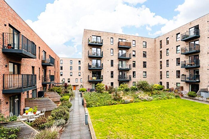 2 Bedroom Flat For Sale In / Pillans Place, Edinburgh, EH6