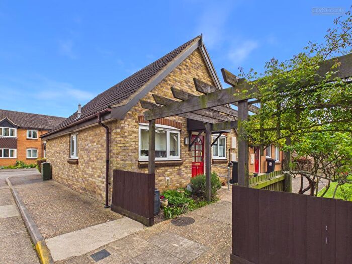 2 Bedroom Terraced Bungalow For Sale In Lincoln Road, Peterborough, PE1