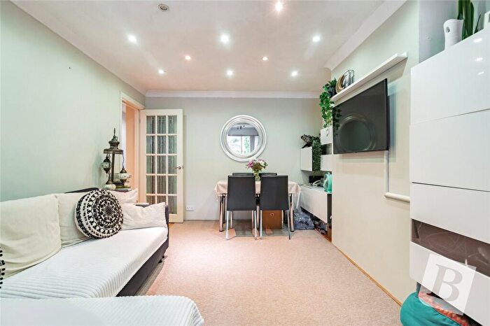 2 Bedroom Maisonette For Sale In Ballards Road, Dagenham, RM10