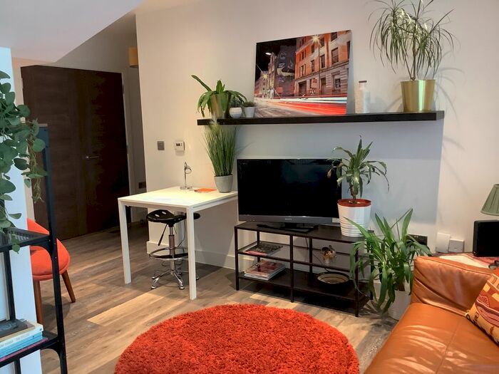 1 Bedroom Flat To Rent In Park Road, Timperley, Altrincham, WA14