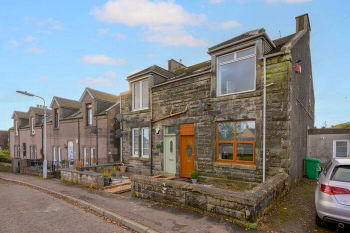 2 Bedroom Flat For Sale In Wyckliffe, Dunfermline, KY12