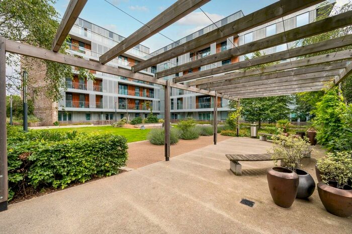 2 Bedroom Flat To Rent In Albert Road, Queen's Park, London, NW6