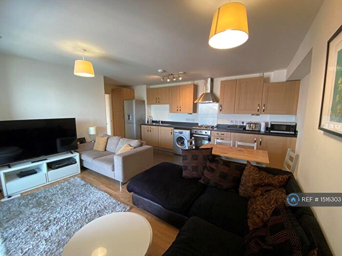 3 Bedroom Flat To Rent In Robert Milligan House, London, E3