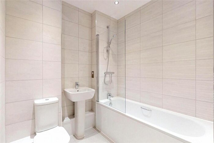 2 Bedroom Flat To Rent In Bellow House, Harrow On The Hill, HA1