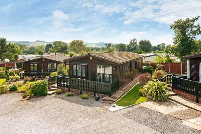 2 Bedroom Park Home For Sale In Spring Lane, Kearby, LS22