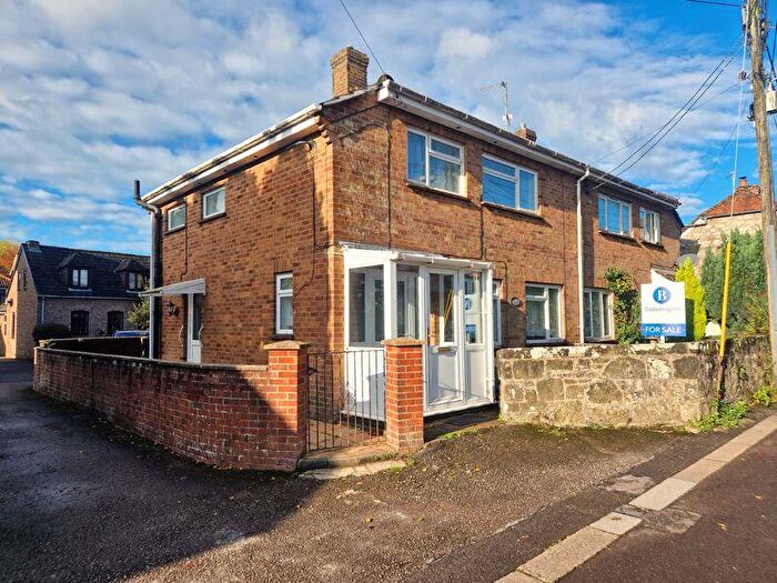 3 Bedroom Semi-Detached House For Sale In Victoria Street, Shaftesbury, SP7