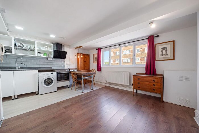 1 Bedroom Flat To Rent In Amhurst Road, London, E8