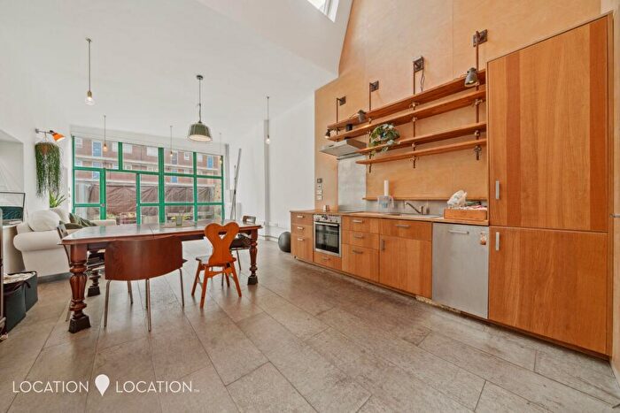 2 Bedroom Semi-Detached House For Sale In Church Walk, London, N16
