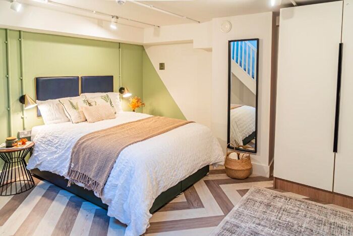 1 Bedroom Apartment To Rent In Duke Street, Manchester, Greater Manchester, M3