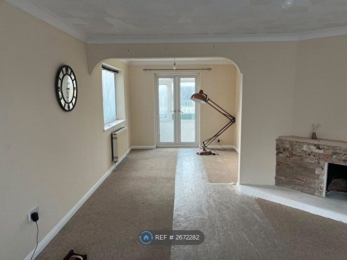 3 Bedroom Detached House To Rent In Brighton Road, Newhaven, BN9