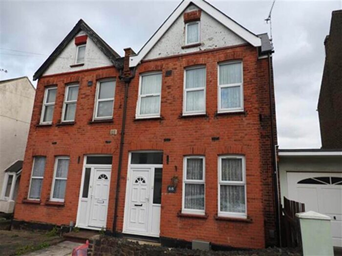 1 Bedroom Flat To Rent In Shakespeare Drive, Westcliff On Sea, SS0