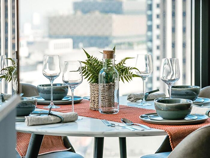 2 Bedroom Apartment To Rent In Broad Street, Birmingham, B15