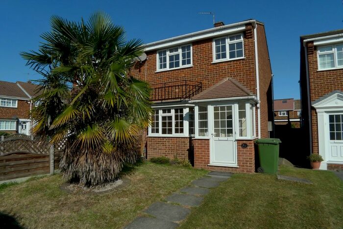 3 Bedroom Semi-Detached House To Rent In Mayplace Road East, Bexleyheath, DA7