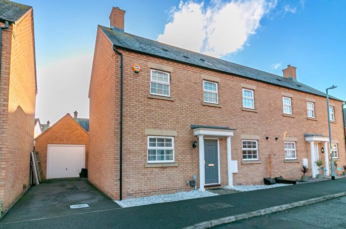 3 Bedroom Semi-Detached House For Sale In Willowherb Way, Stotfold, Hitchin, SG5