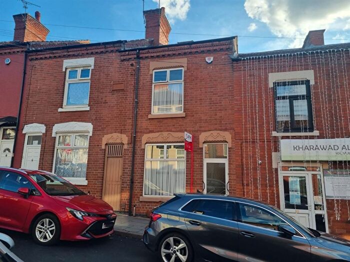 4 Bedroom Terraced House For Sale In Vulcan Road, Spinney Hills, Leicester, LE5