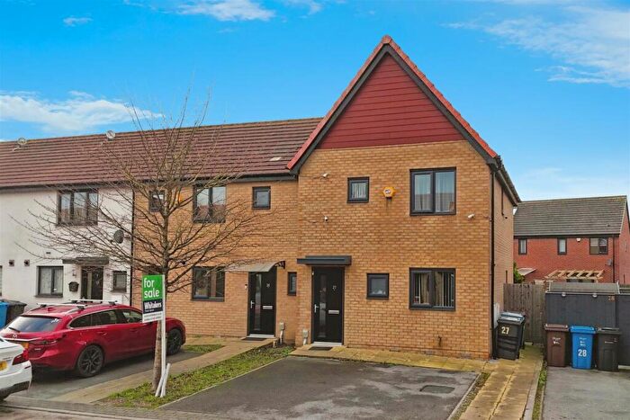 3 Bedroom End Of Terrace House For Sale In Buxworth Close, Hull, HU3