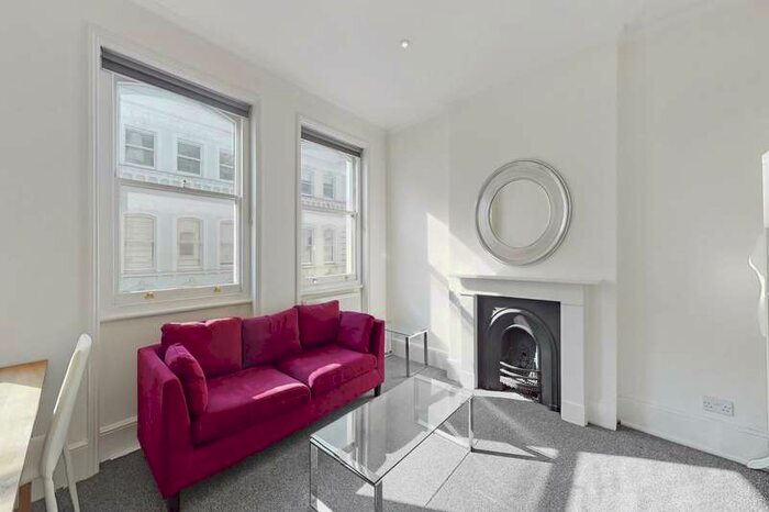 2 Bedroom Maisonette Flat To Rent In Museum Street, Bloomsbury, London, WC1A